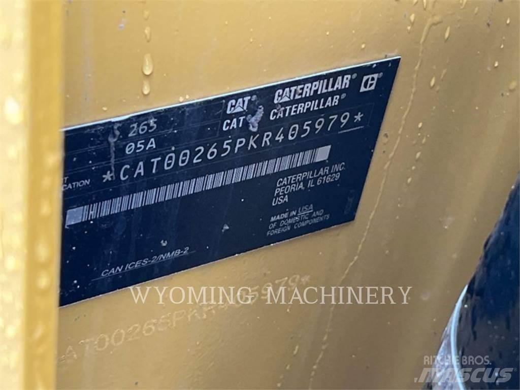 CAT 265 滑移轉向裝載機