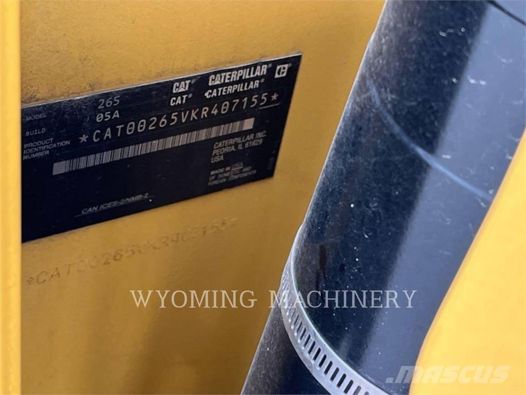 CAT 265 滑移轉向裝載機