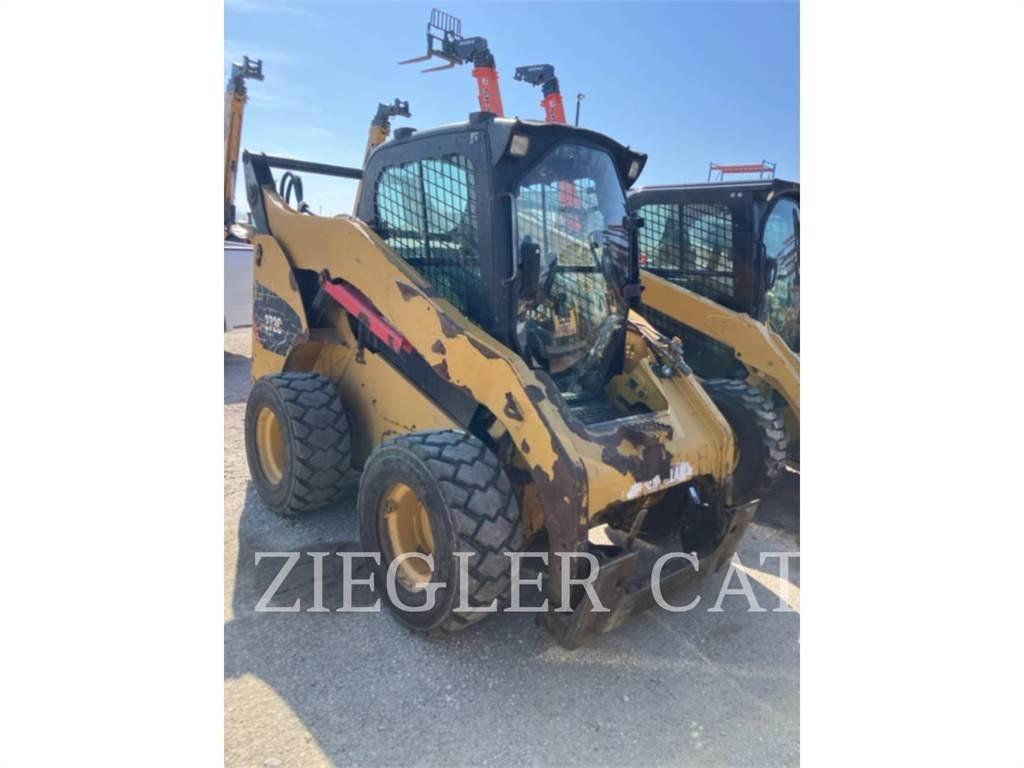 CAT 272C 滑移轉向裝載機