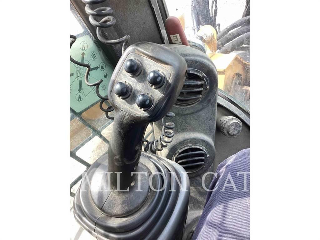 CAT 272D 滑移轉向裝載機