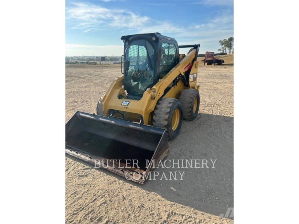 CAT 272D 滑移轉向裝載機