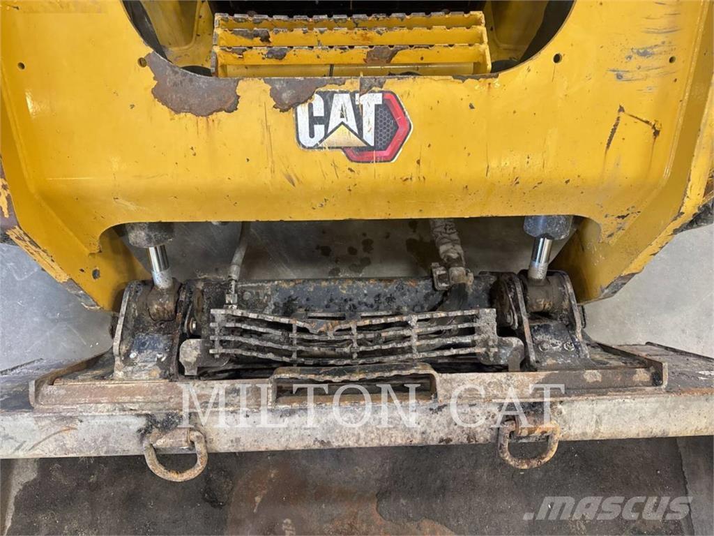 CAT 272D 3 滑移轉向裝載機