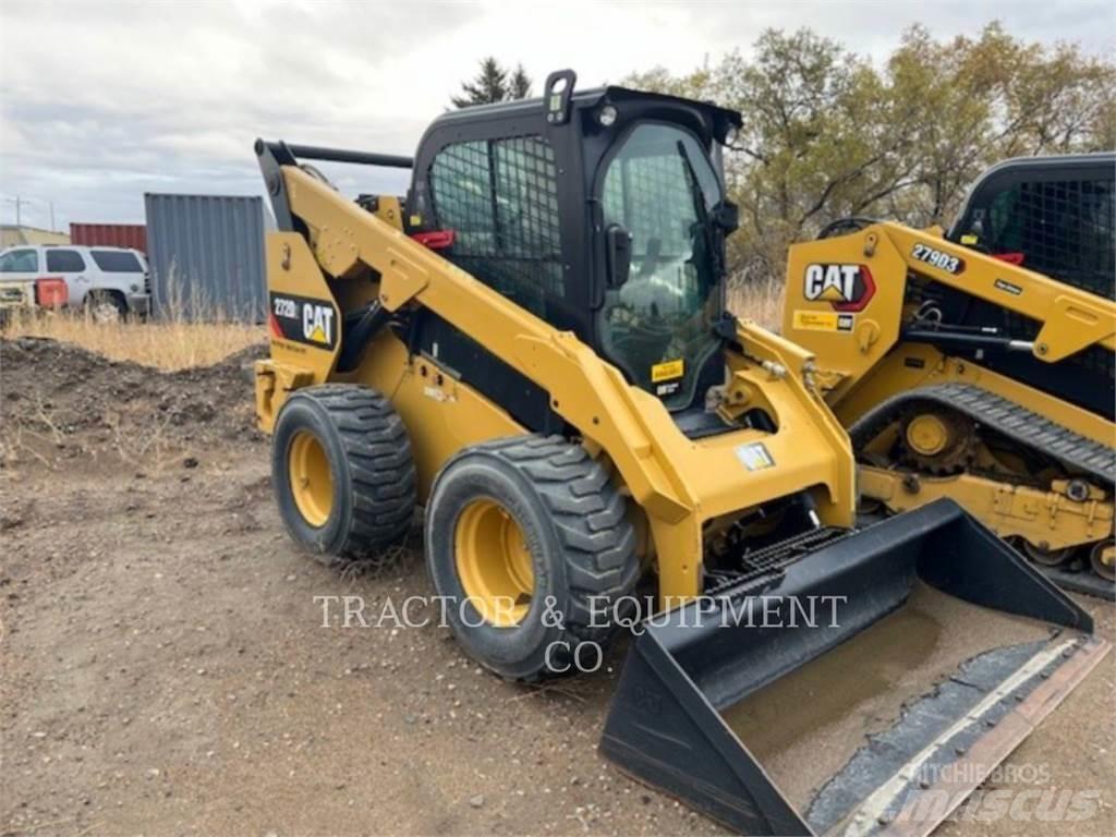 CAT 272D2 滑移轉向裝載機