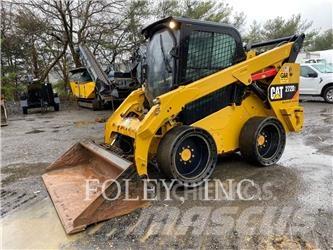 CAT 272D2 滑移轉向裝載機