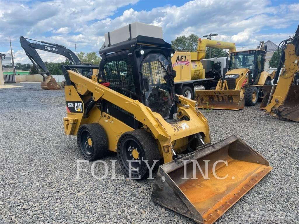 CAT 272D2 滑移轉向裝載機