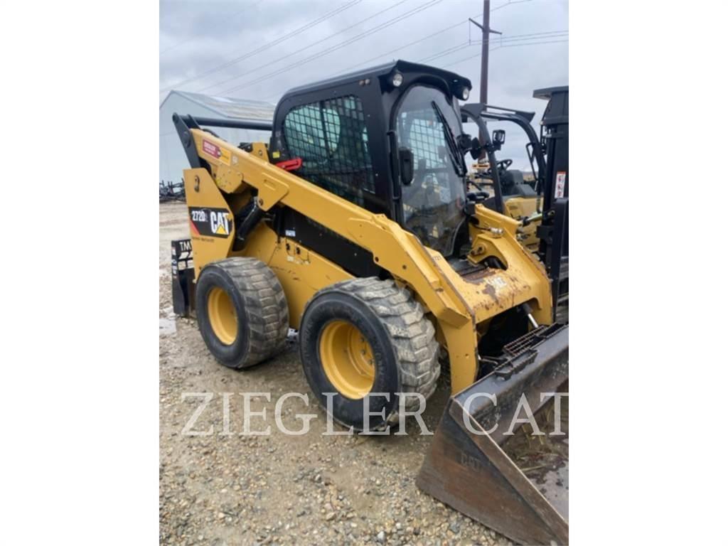 CAT 272D2 滑移轉向裝載機
