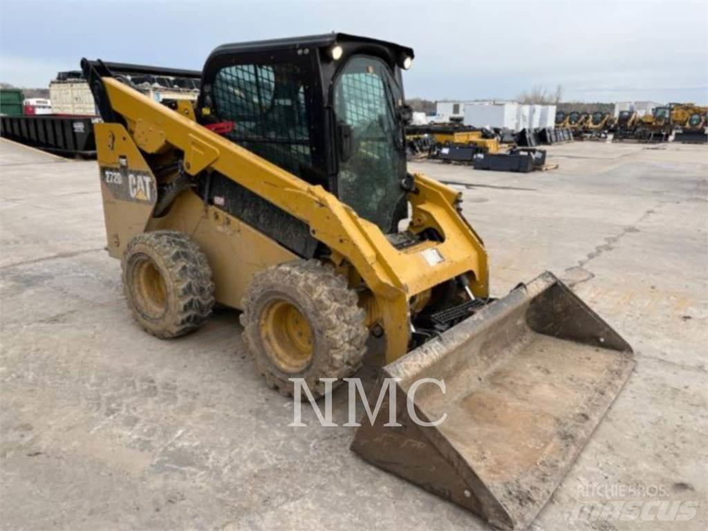 CAT 272D2 滑移轉向裝載機