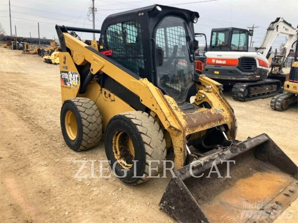 CAT 272D2 滑移轉向裝載機