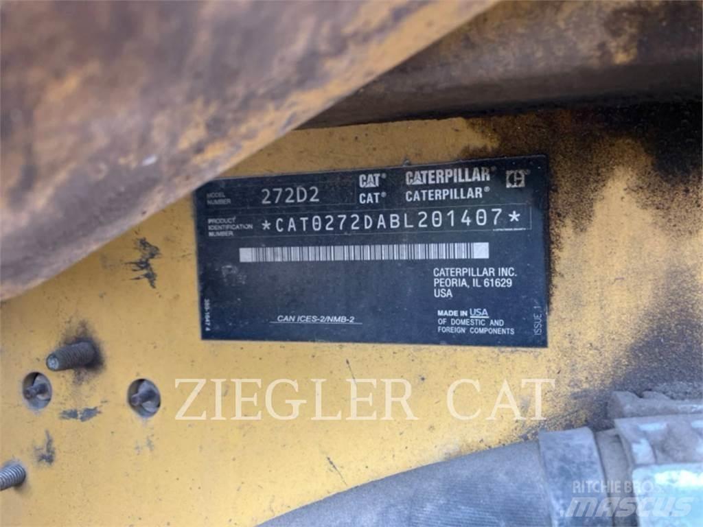 CAT 272D2 滑移轉向裝載機