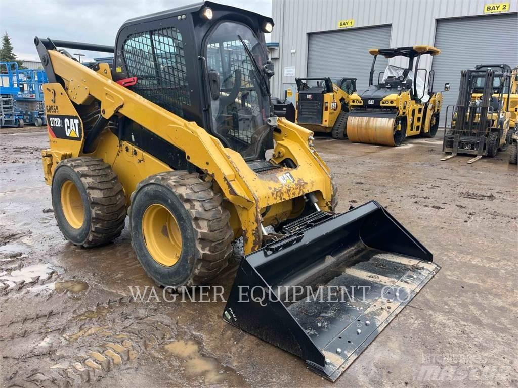 CAT 272D2 滑移轉向裝載機