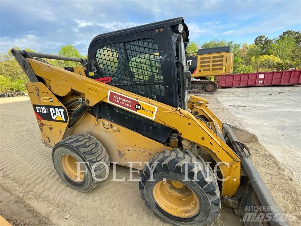 CAT 272D2 滑移轉向裝載機