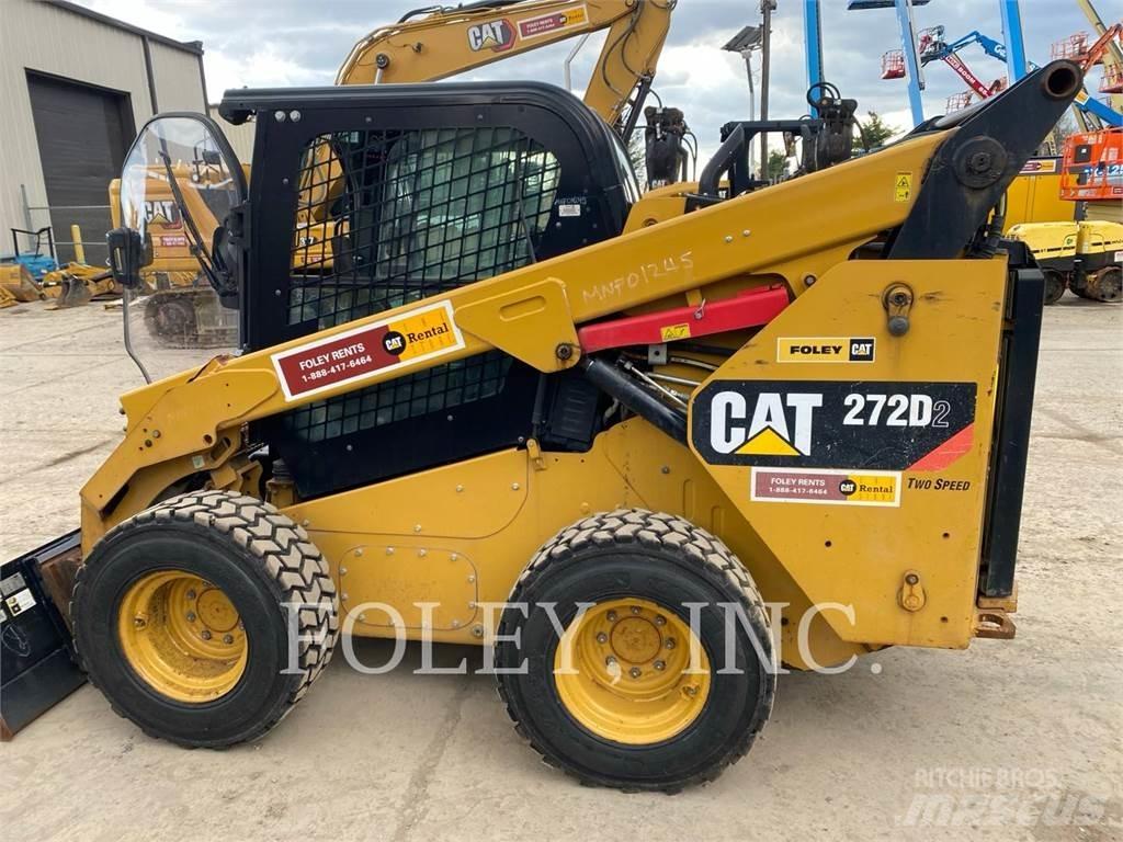 CAT 272D2 滑移轉向裝載機
