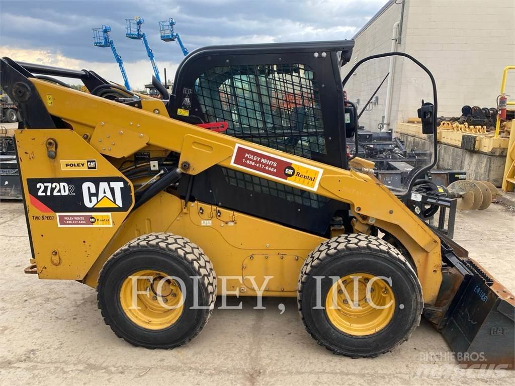 CAT 272D2 滑移轉向裝載機