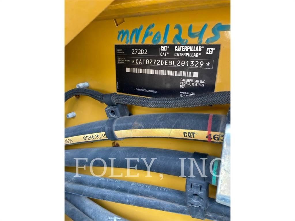 CAT 272D2 滑移轉向裝載機