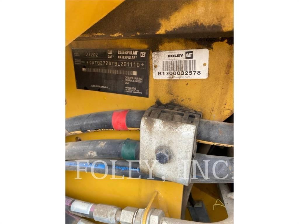 CAT 272D2 滑移轉向裝載機