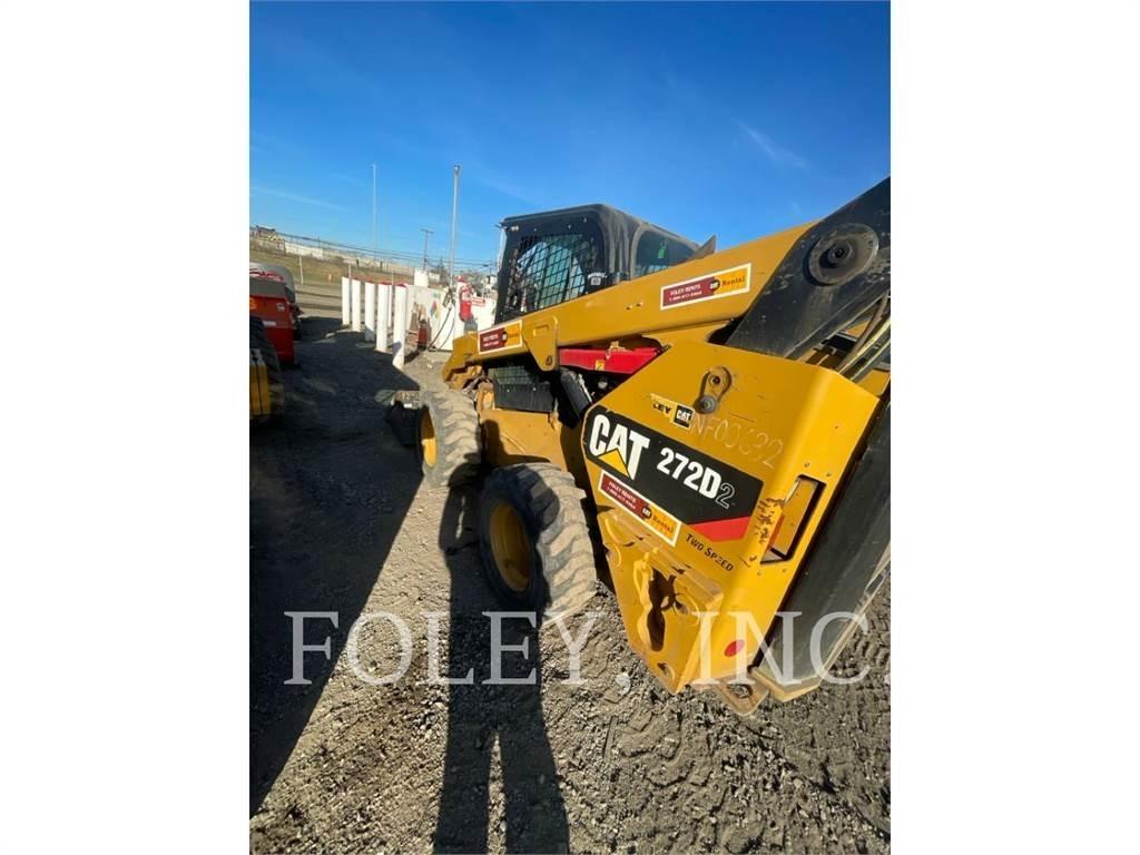 CAT 272D2 滑移轉向裝載機