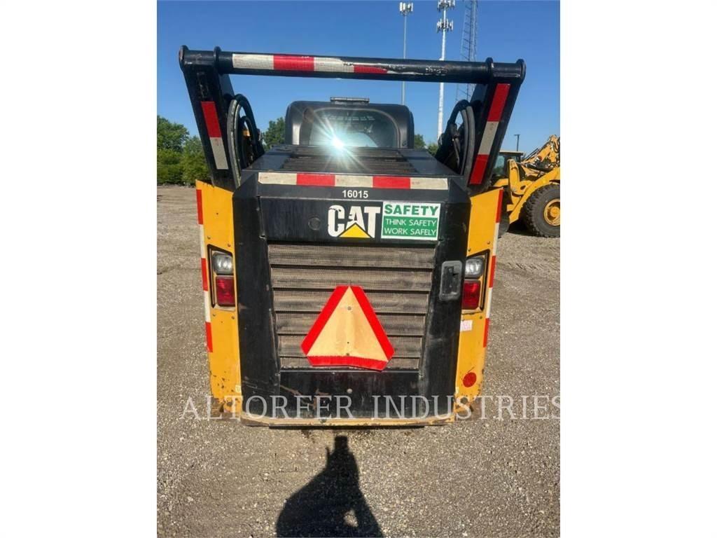 CAT 272D2 滑移轉向裝載機