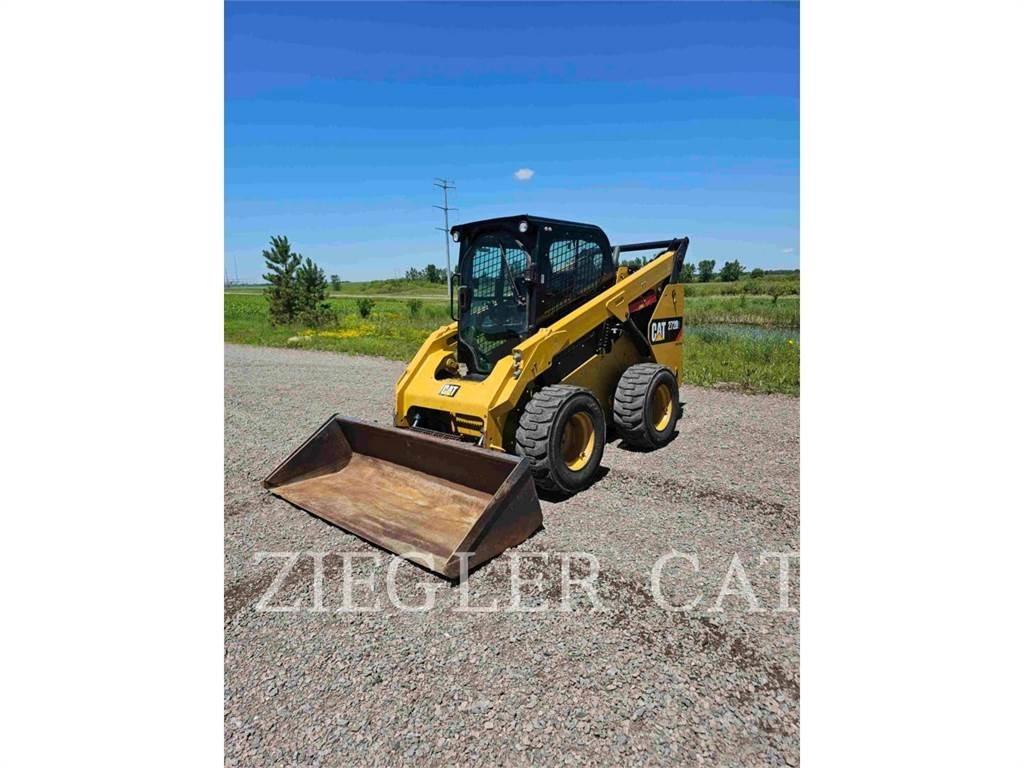 CAT 272D2 滑移轉向裝載機