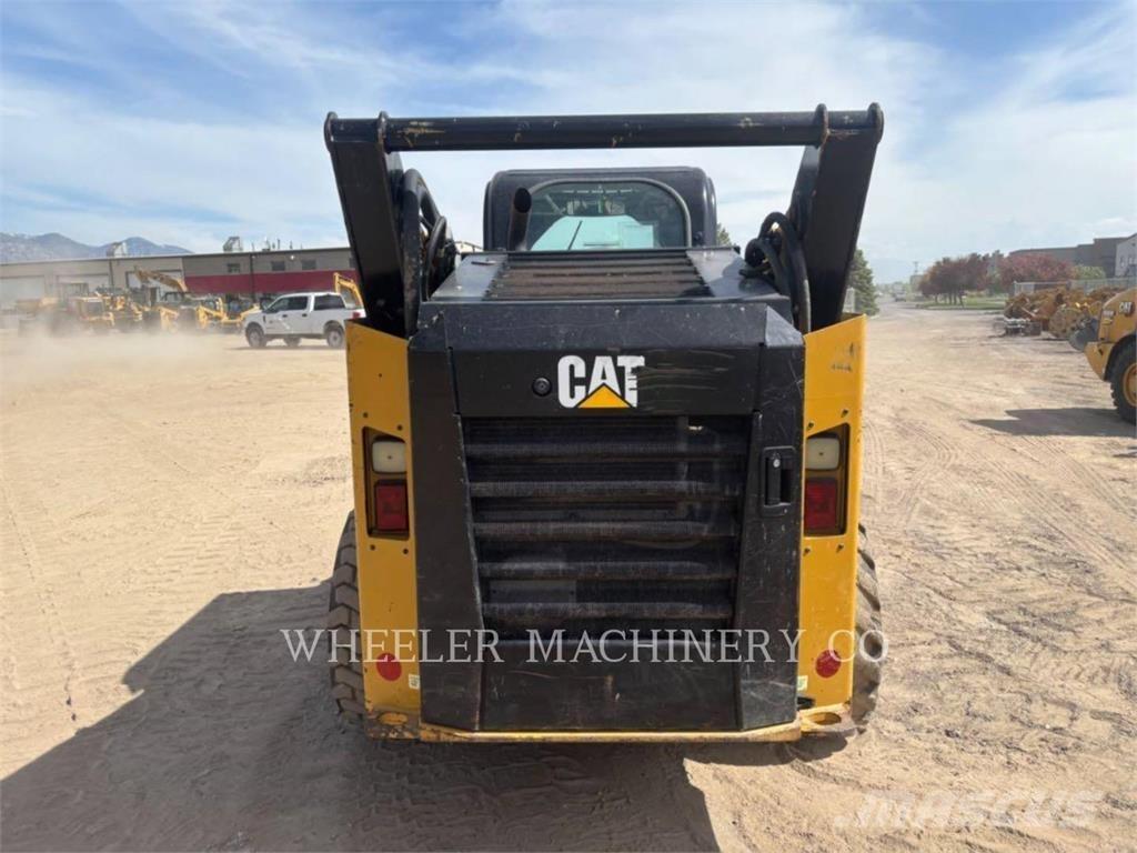 CAT 272D2C3XHP 滑移轉向裝載機