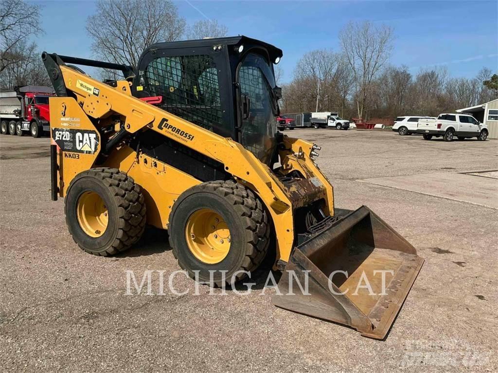 CAT 272D2XHP 滑移轉向裝載機