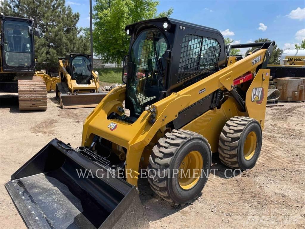 CAT 272D3 滑移轉向裝載機