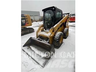 CAT 272D3 滑移轉向裝載機