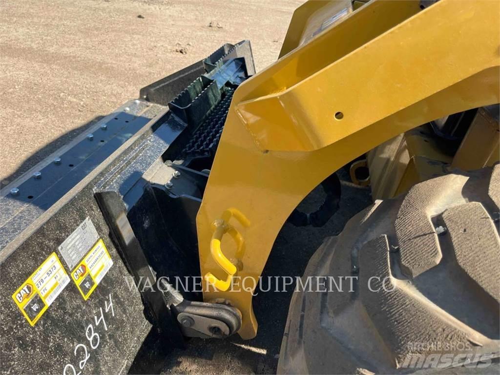 CAT 272D3 滑移轉向裝載機