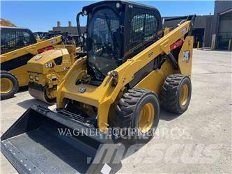 CAT 272D3 滑移轉向裝載機