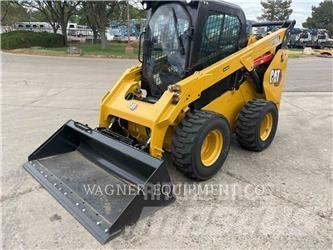 CAT 272D3 滑移轉向裝載機