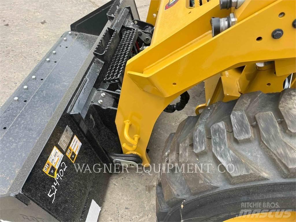 CAT 272D3 滑移轉向裝載機