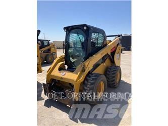 CAT 272D3 滑移轉向裝載機