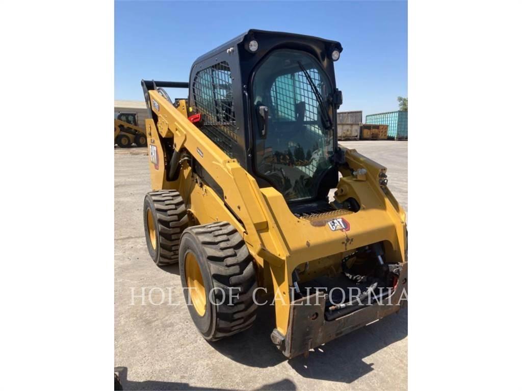 CAT 272D3 滑移轉向裝載機