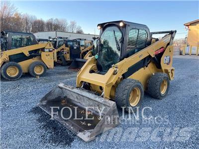 CAT 272D3 滑移轉向裝載機