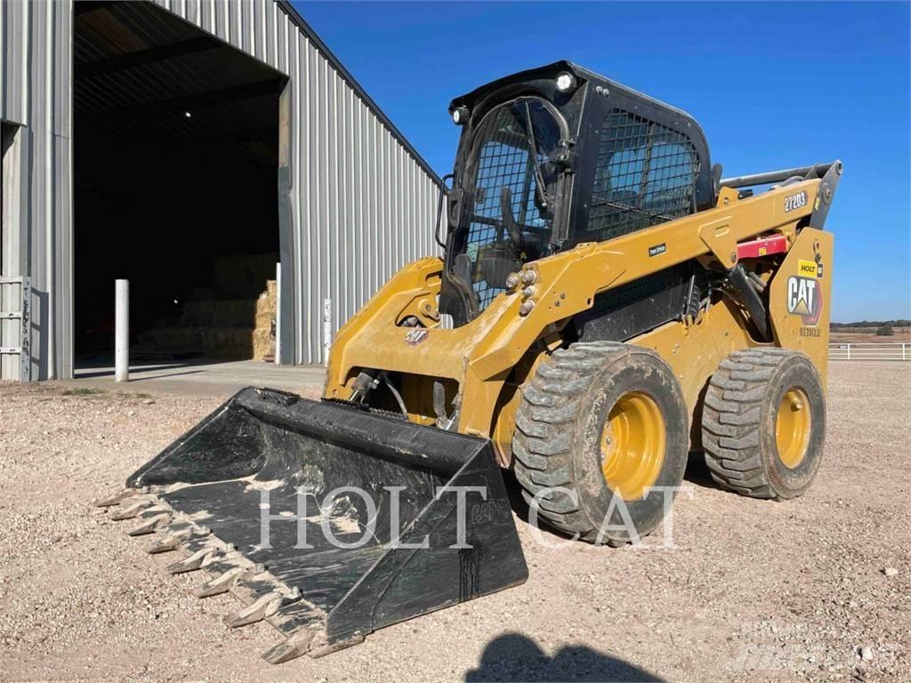 CAT 272D3 滑移轉向裝載機