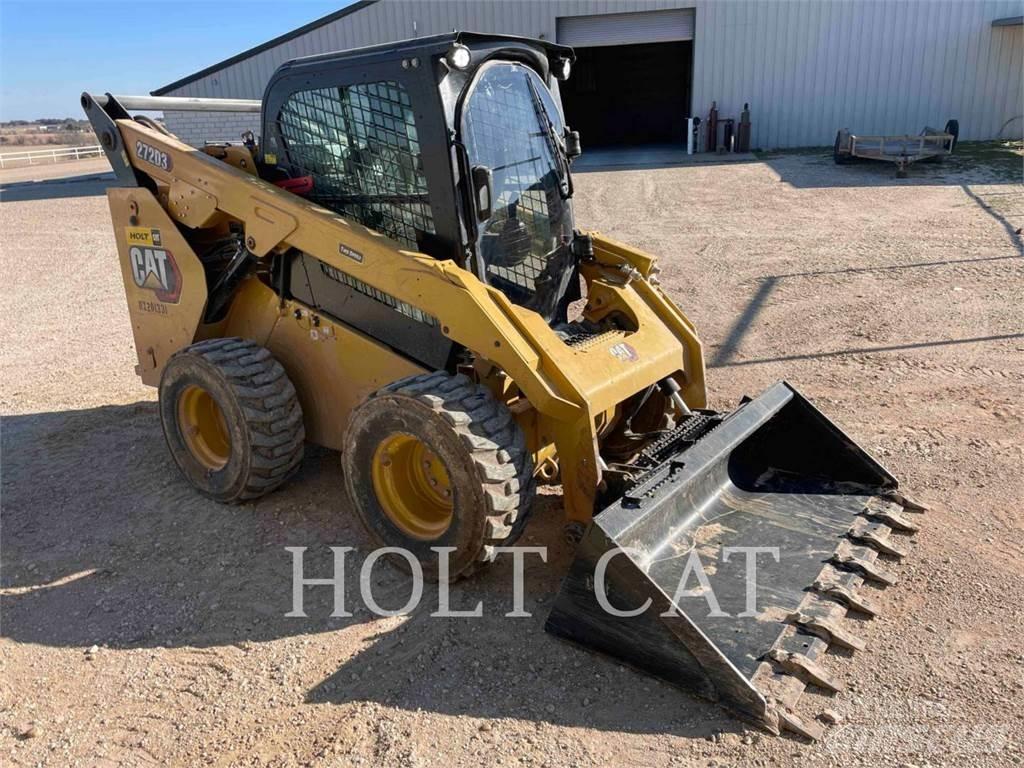 CAT 272D3 滑移轉向裝載機