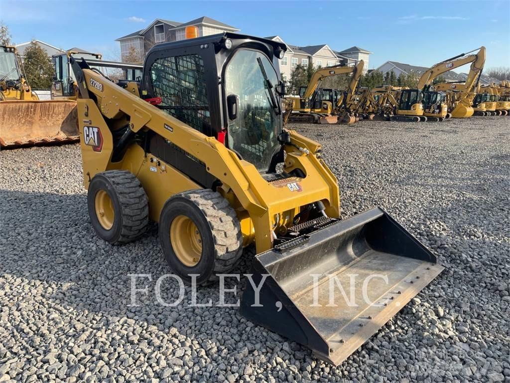 CAT 272D3 滑移轉向裝載機