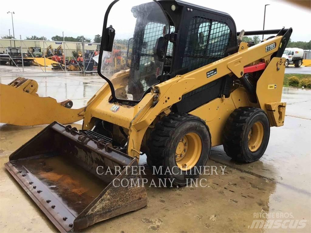 CAT 272D3 滑移轉向裝載機