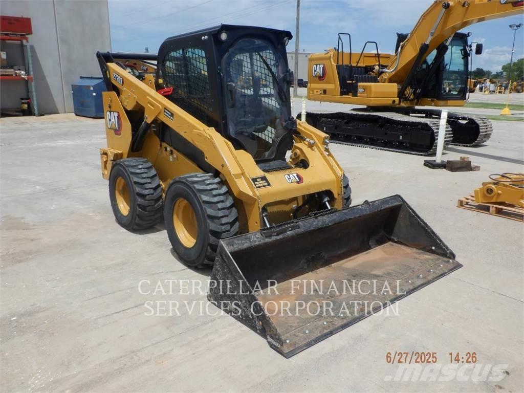 CAT 272D3 滑移轉向裝載機