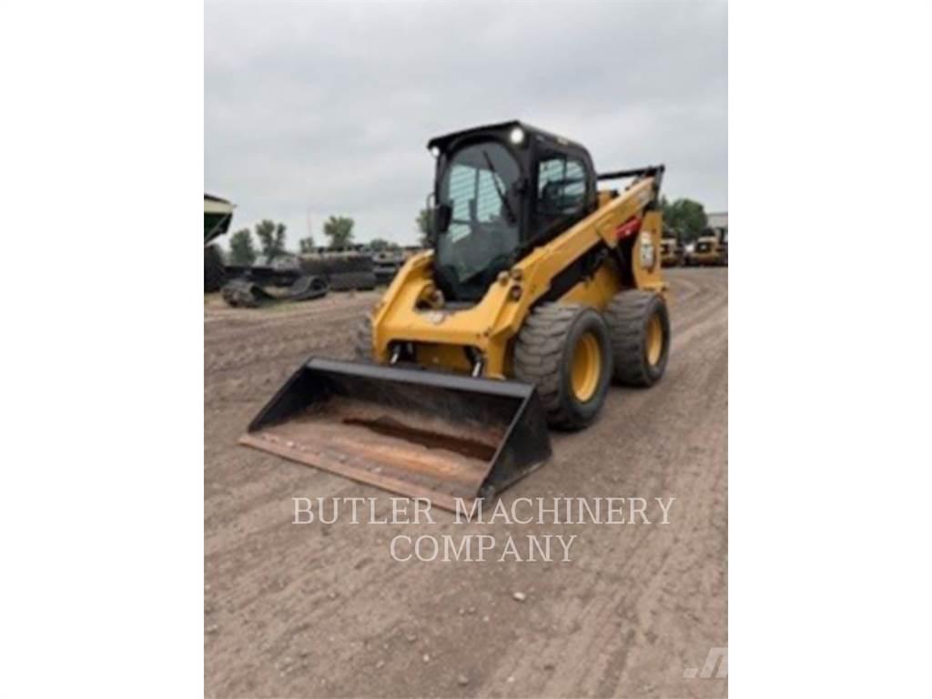 CAT 272D3 滑移轉向裝載機