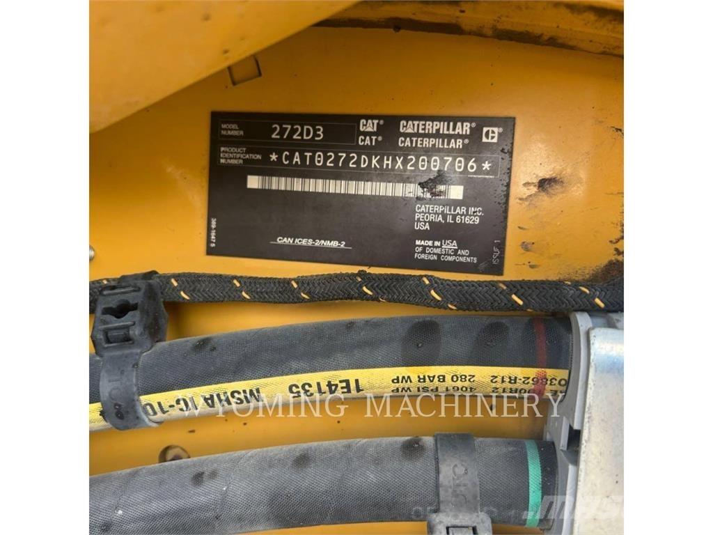 CAT 272D3 滑移轉向裝載機