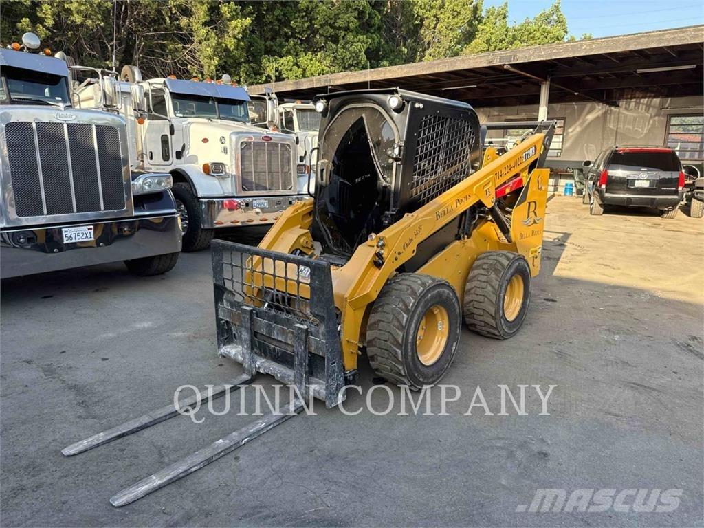 CAT 272D3 滑移轉向裝載機