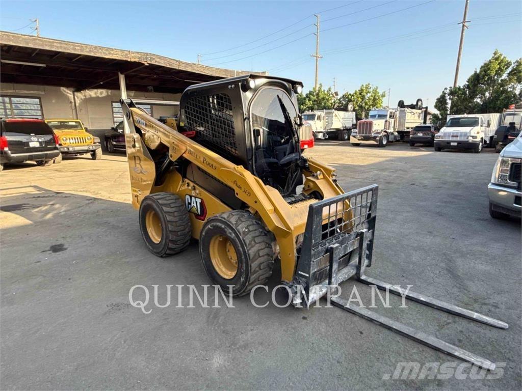 CAT 272D3 滑移轉向裝載機