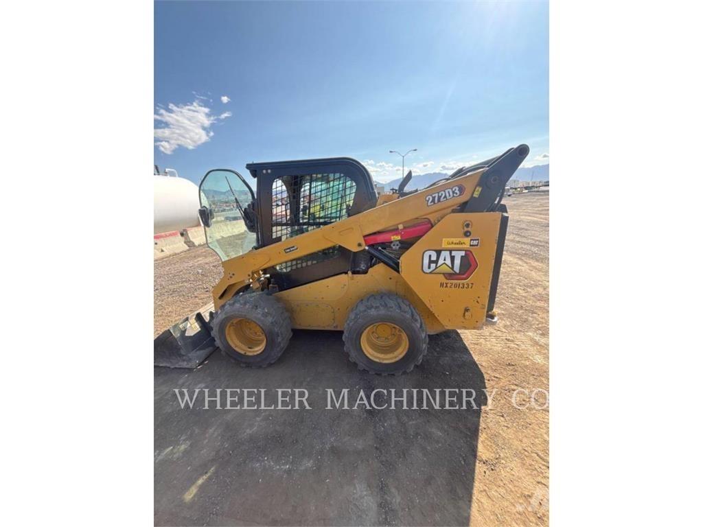 CAT 272D3 C3H2 滑移轉向裝載機
