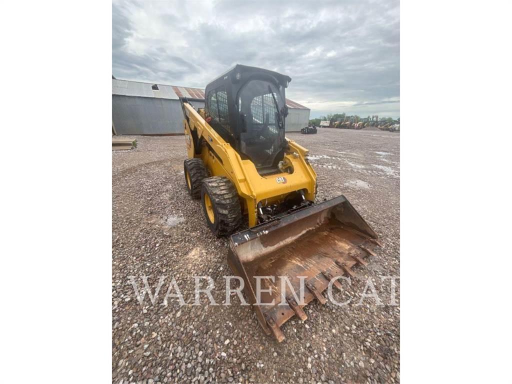 CAT 272D3 C3H3 滑移轉向裝載機