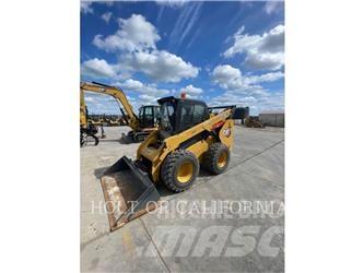 CAT 272D3XE 滑移轉向裝載機