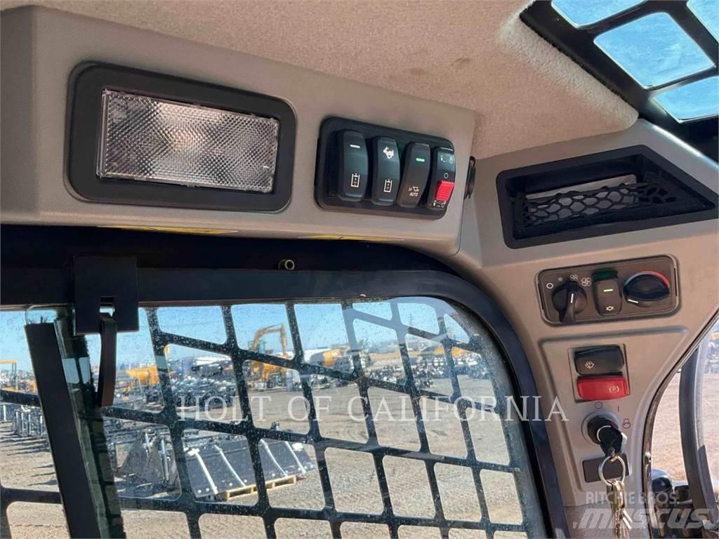 CAT 272D3XE 滑移轉向裝載機