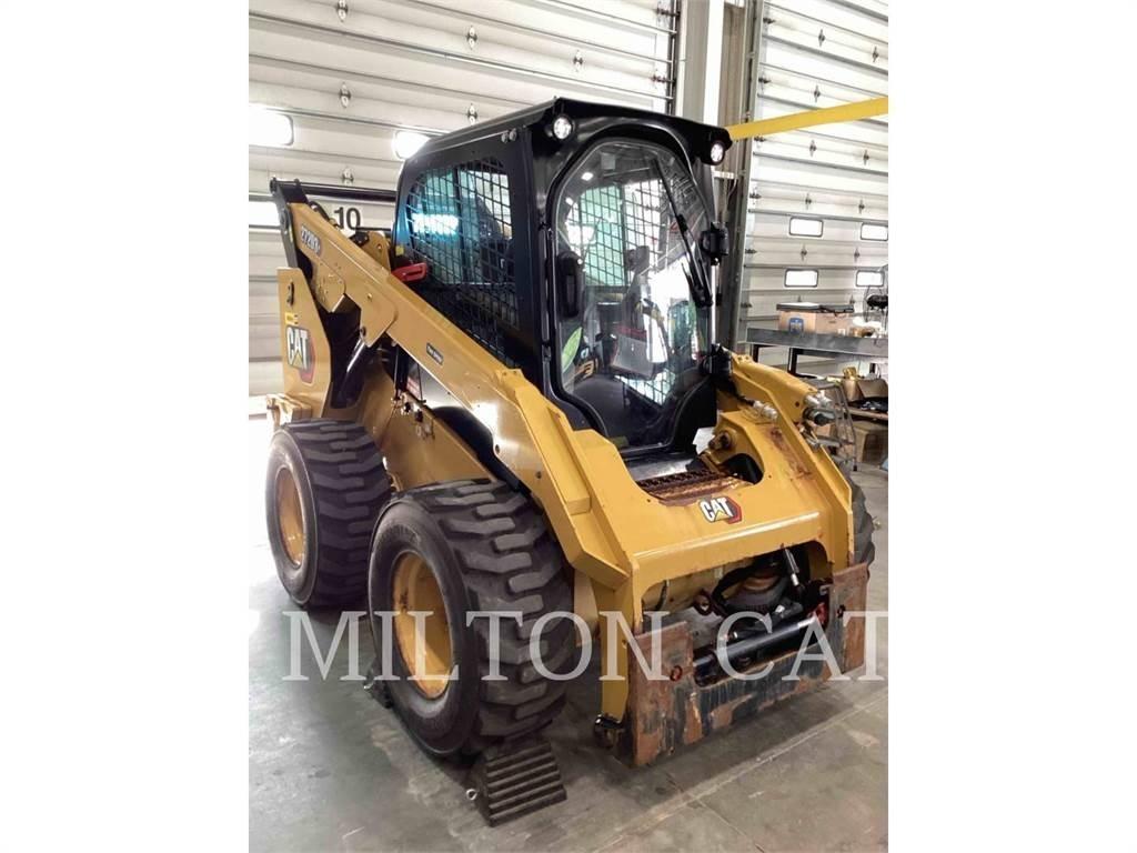 CAT 272D3XE 滑移轉向裝載機