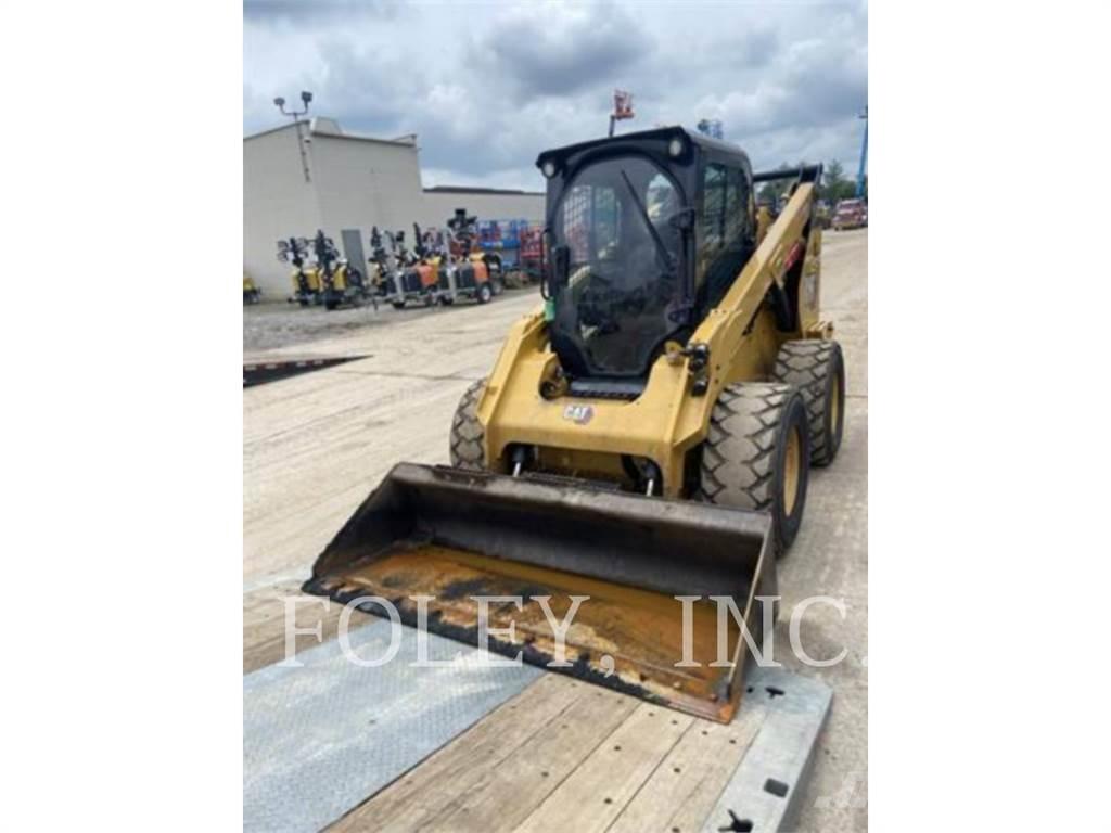 CAT 272D3XE 滑移轉向裝載機