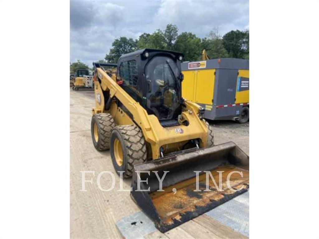 CAT 272D3XE 滑移轉向裝載機