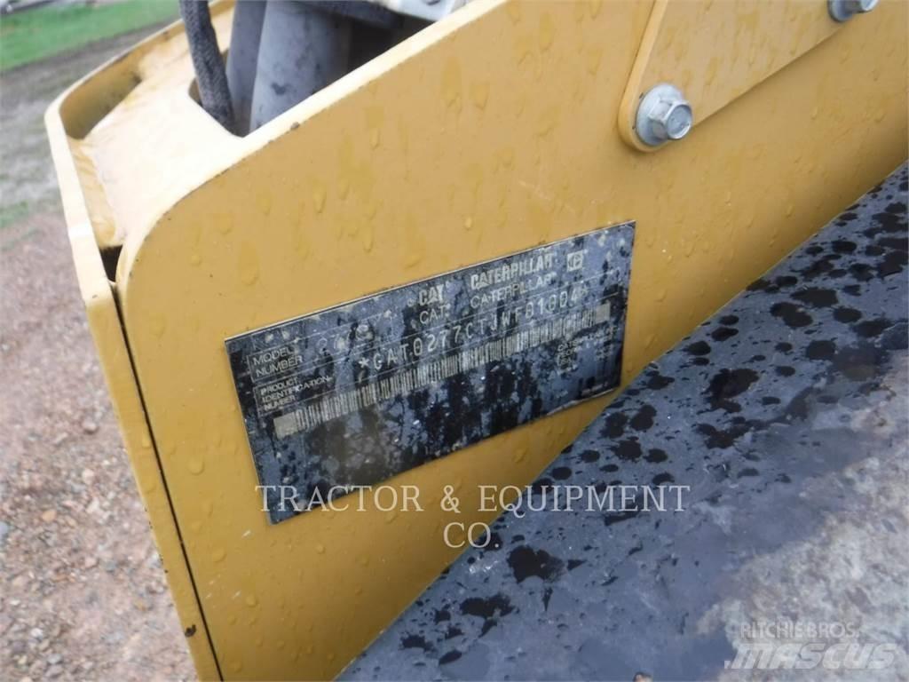 CAT 277C 滑移轉向裝載機
